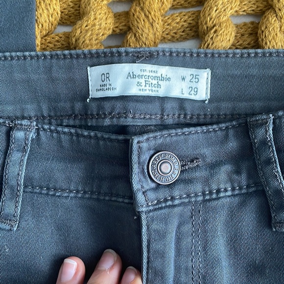 A&F skinny grey jeans 25/0 regular - Picture 2 of 6